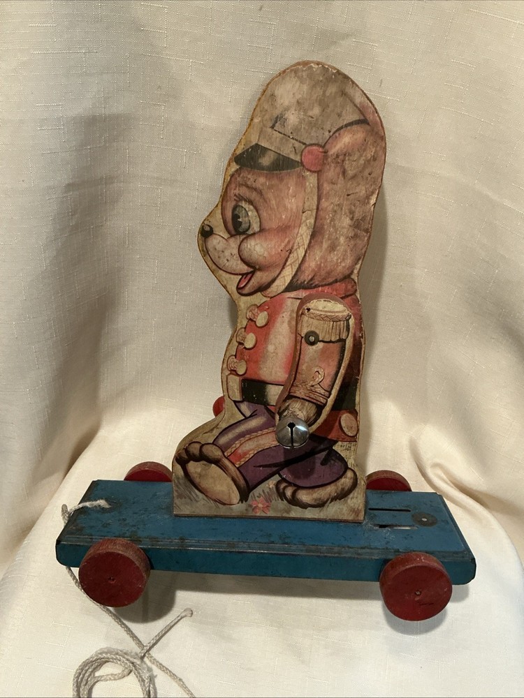 BEAR PULL TOY THE GONG BELL MANUFACTURING CO