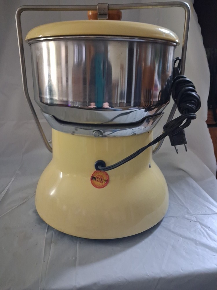 The Juice Queen Vegetable Juicer