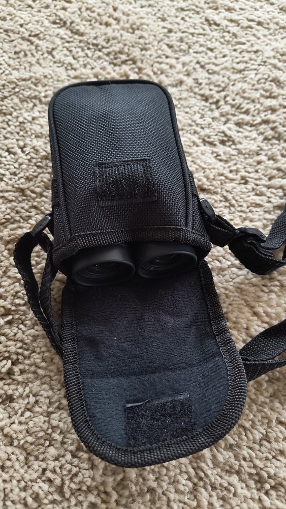 REI 10x26 Waterproof Binoculars with Case & Strap *READ*