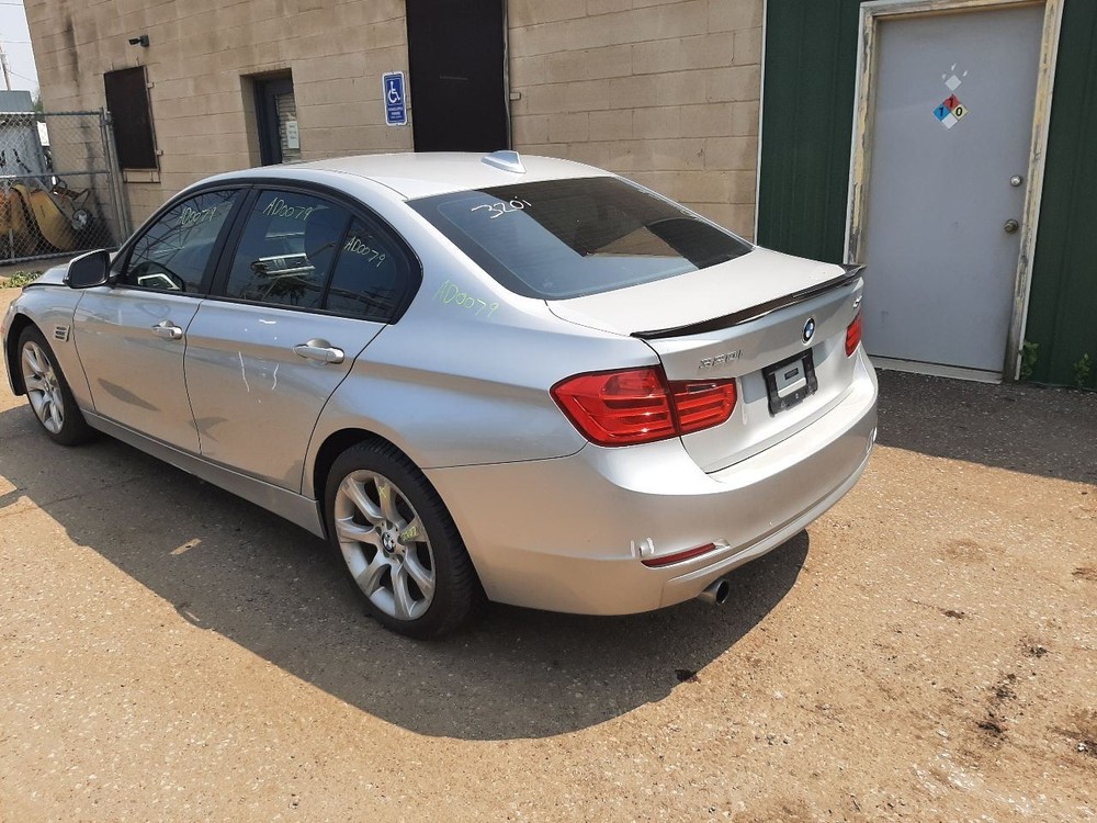320I 2014 High Mounted Stop Light 1002107