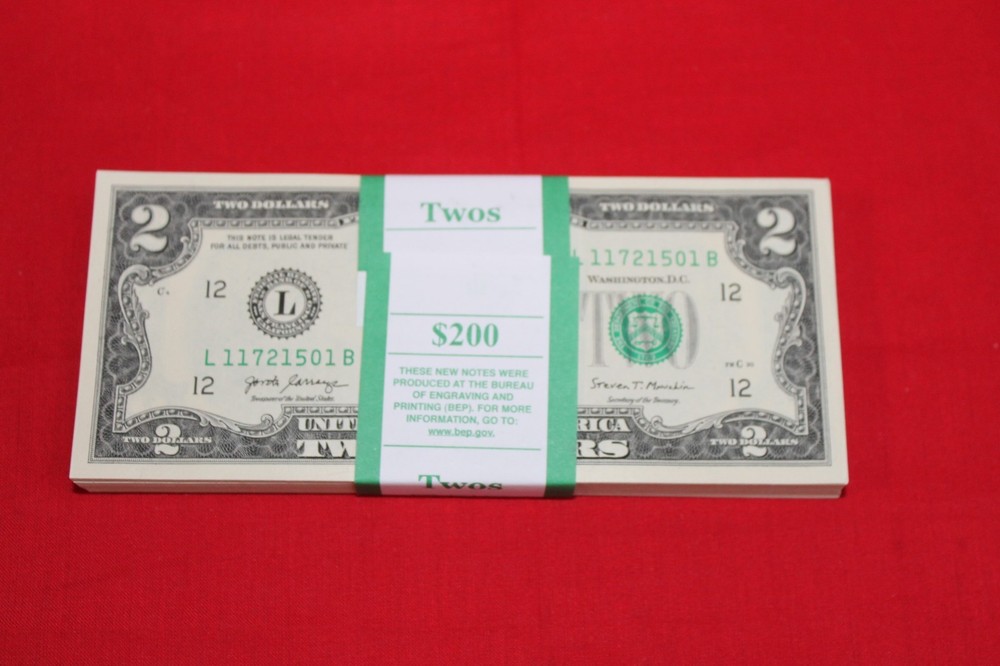 100 $2 DOLLAR BILLS NICE COMPLETE BEP FULL STRAP 100 CONSECUTIVE $200 FACE VALUE