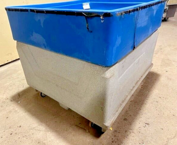 PLASTIC POLY WASHING TABLE ON CASTERS DRAIN STORAGE COMPARTMENT