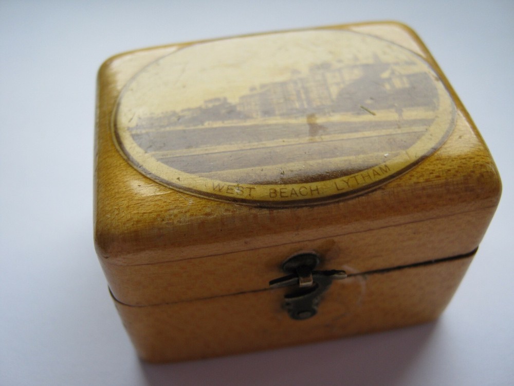 Mauchline Ware thimble case Lytham souvenir & 2 silver thimbles