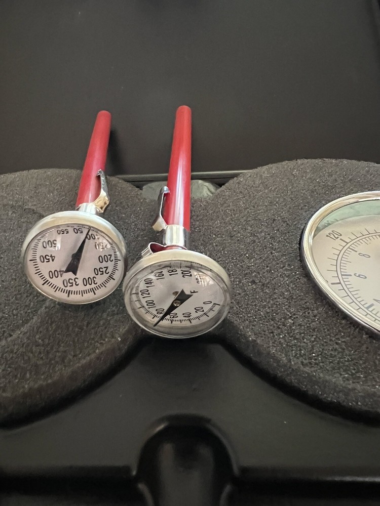 SISCO portable temperature and pressure gauge