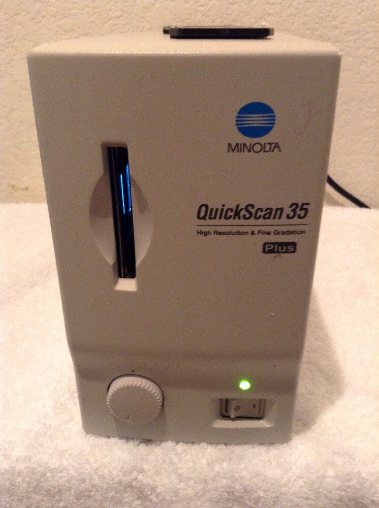 Minolta QuickScan 35 Plus High Resolution & Fine Gradation Film Scanner MAC & PC