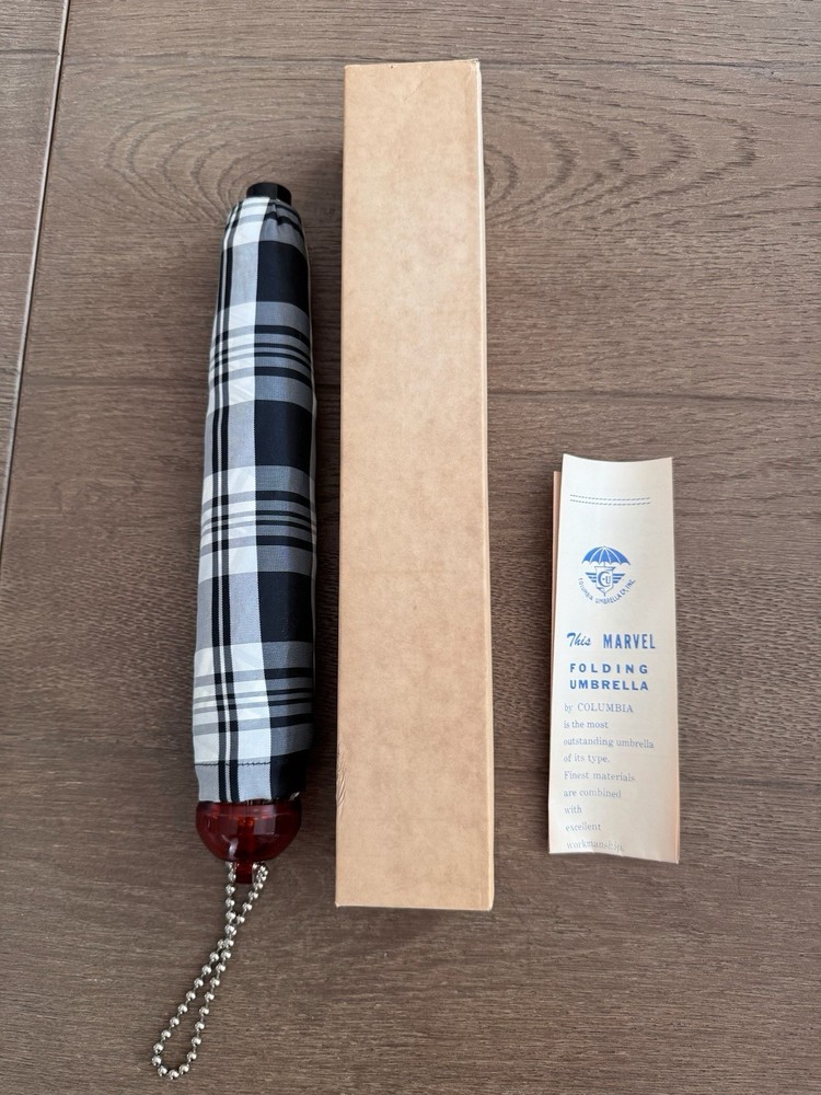 VTG Columbia Marvel Folding Umbrella Black + White Plaid Box