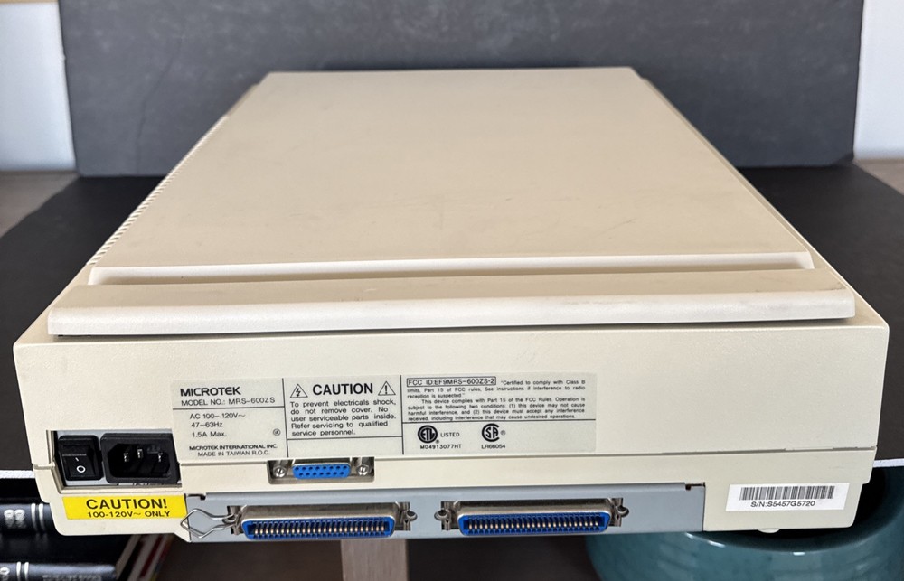Microtek Scanner Flatbed MRS-600Z With SCSI Interface And Power Cord Powers On