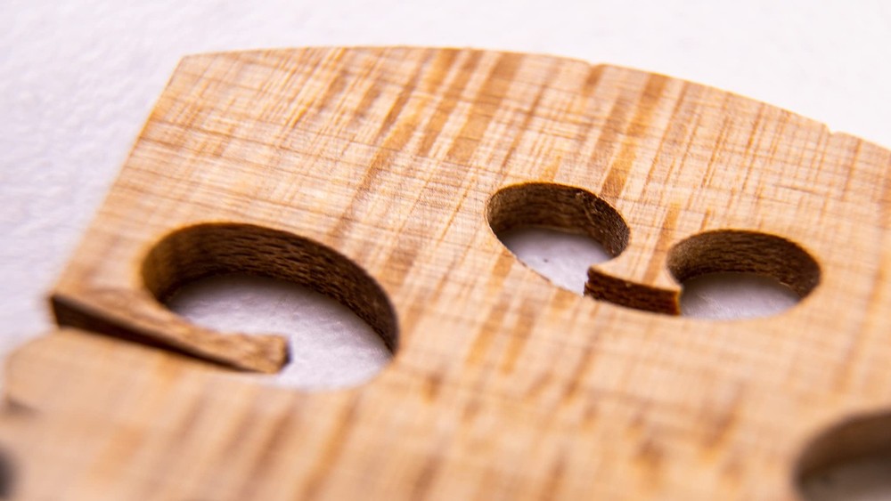 4/4 Violin Bridge Solid Maple Pre Cut Fitted Replacement for Full Size Violin