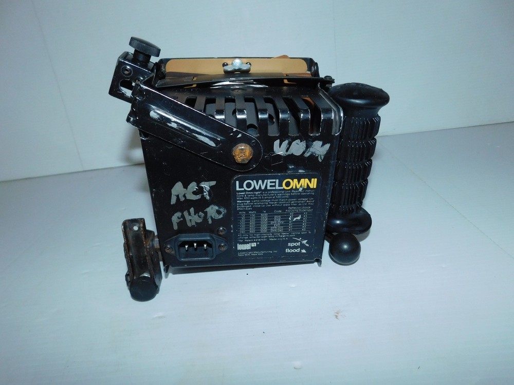 LOWEL OMNI LIGHT 650W (MIQ17)