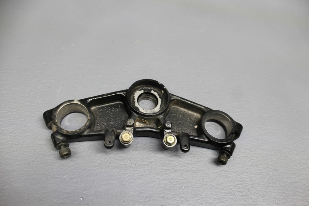 1987 HONDA CBR600F FORKS UPPER TRIPLE TREE CLAMP