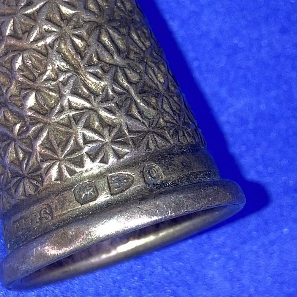 Hallmarked Silver Thimble by Saunders & Shepherd ? CS & FS, Sz 6 (3258)