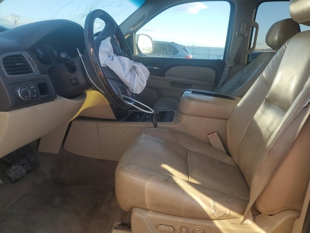 Passenger Right Front Spindle/Knuckle Fits 07-14 ESCALADE 2521984