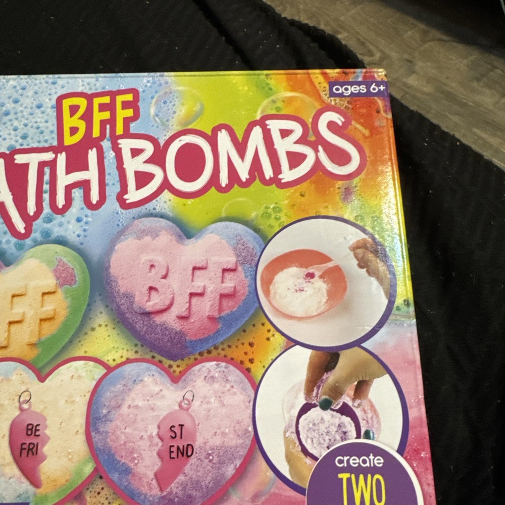 BFF Bath Bombs Create 2 Bath Bombs with Surprise Charms Inside! NEW