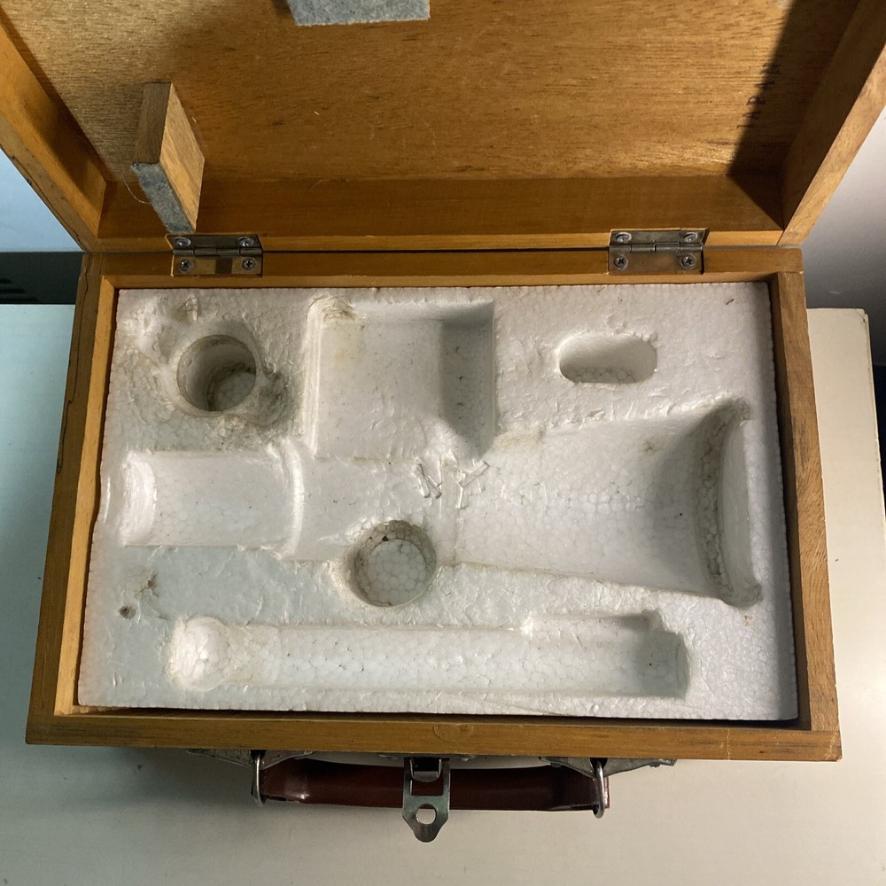 Vintage 60X Edmund Scientific Measuring Microscope With Orginal Box