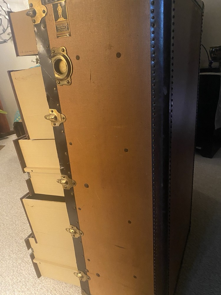 ANTIQUE OSHKOSH WARDROBE STEAMER TRUNK