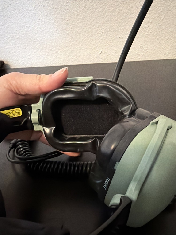 David Clark Model H20-16 Pilot Headset Untested