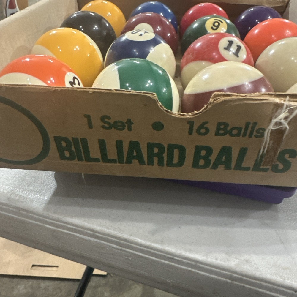 I Set Of Billiard Balls