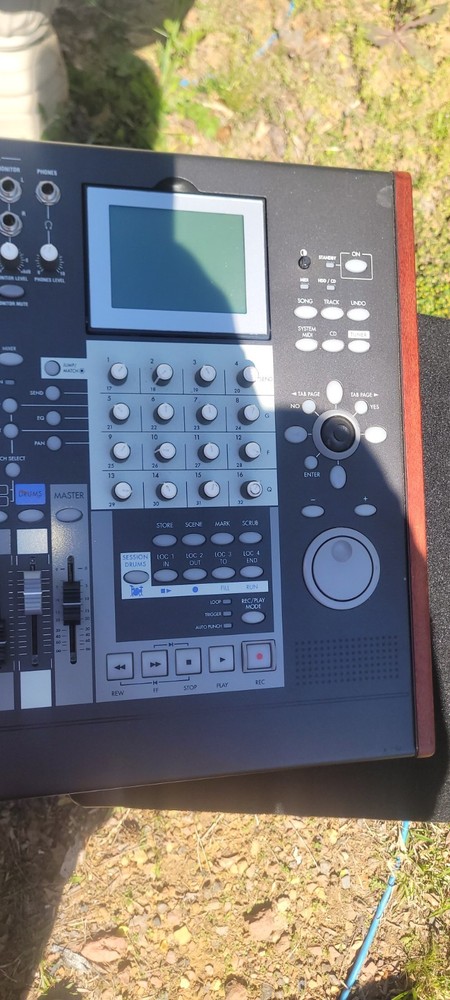 Korg D3200 Digital Recording Studio System With Power Cord