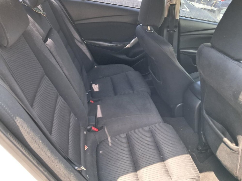 6 2016 Glove Box 4777753