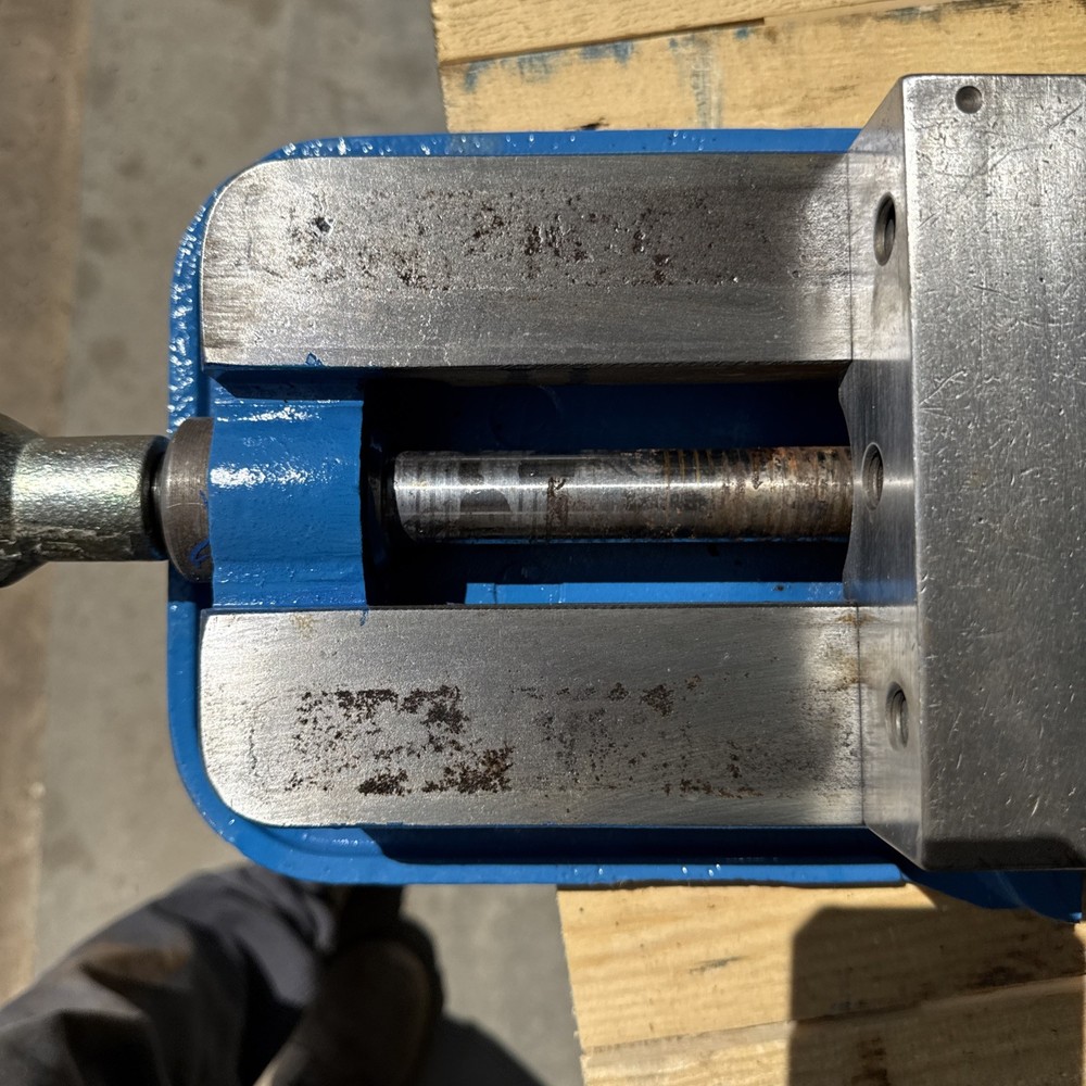 Kurt 6” Precision Machine Vise Model D60 (av13