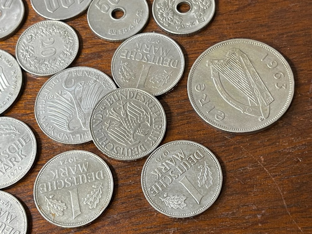 Assorted World Foreign Coins Lot Exchangeable 120325