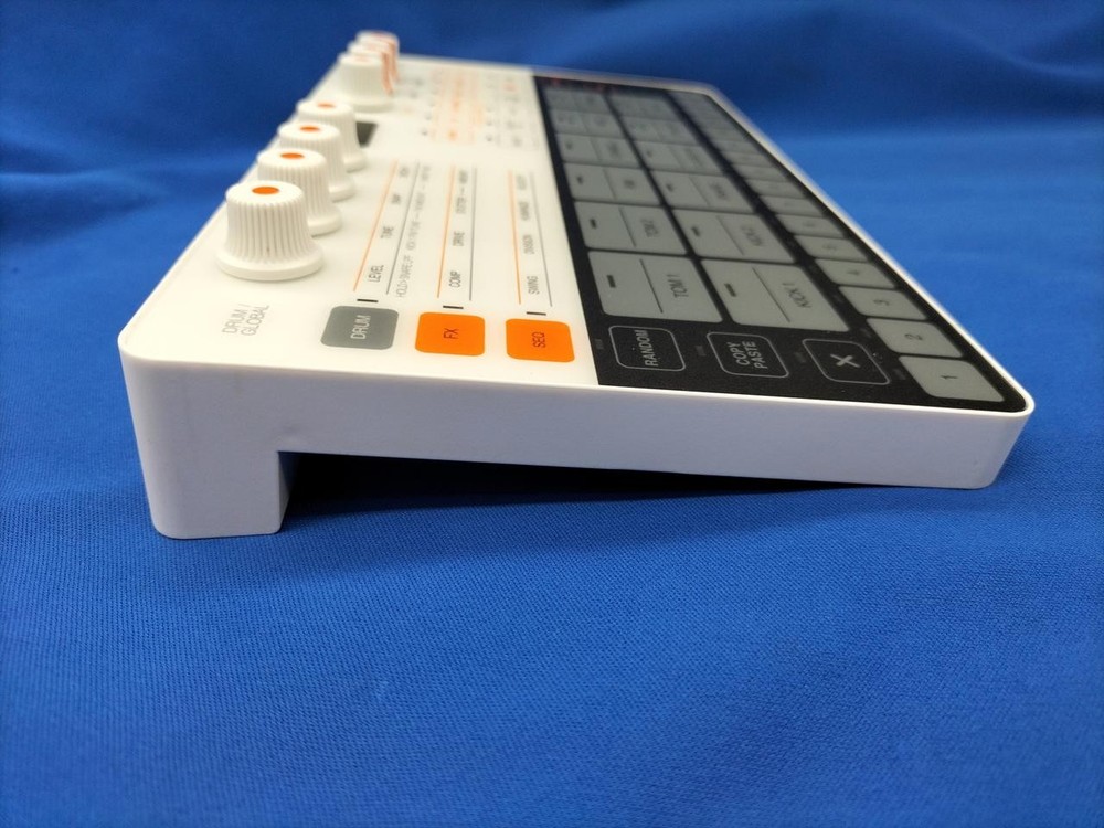 IK Multimedia UNO Drum Machine Portable Electronic Drum Pad New