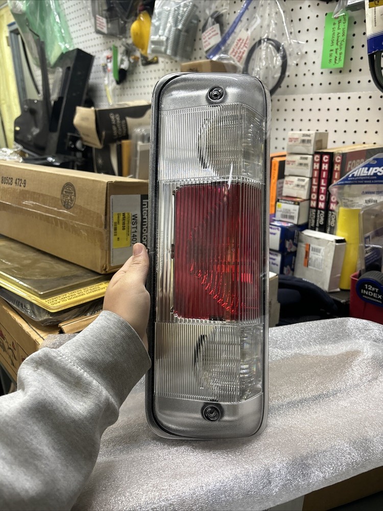 TechSmart #S67005, Center High Mount Stop Light