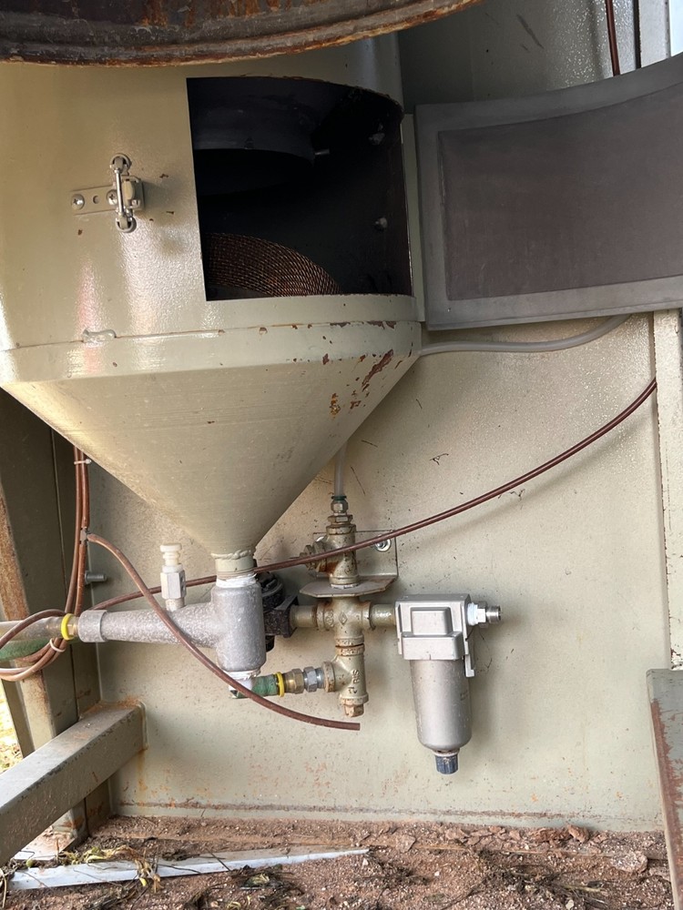 CLEMCO BLAST CABINET