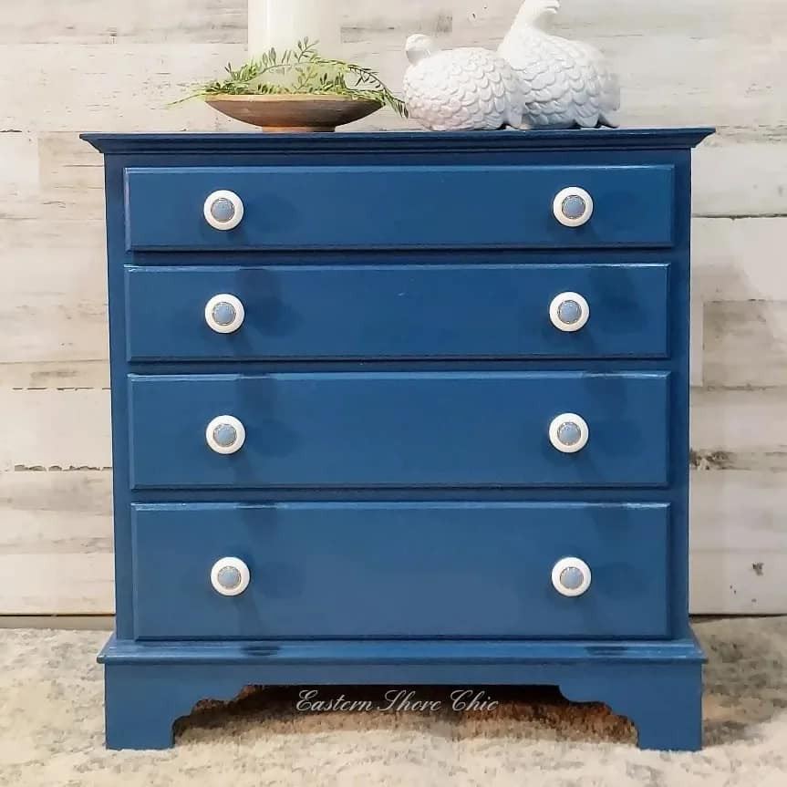 1-1/2" Ceramic Knob White with Light Blue Insert