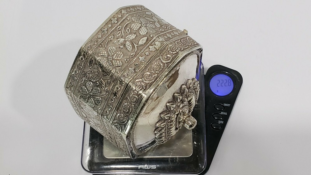 Vintage 800 Silver Hinged Box, Engraved Floral