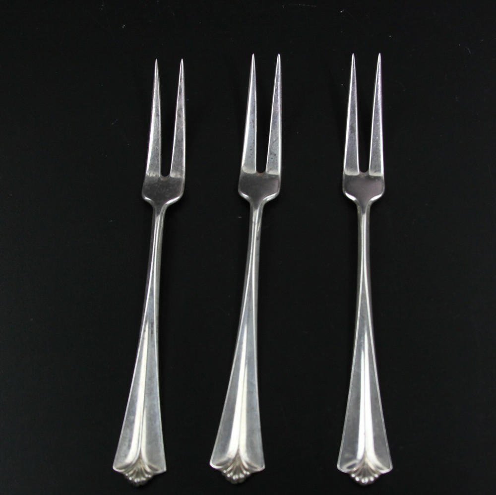 DAVID-ANDERSEN NORWAY 830 SILVER RADHUS PATTERN (5 PIECES) SPOONS & FORKS