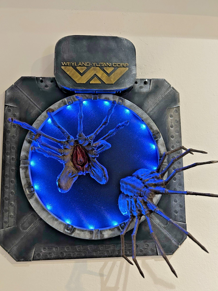 Alien Facehuggers Vent Wall Hanger LED Remote Control 16 Colour