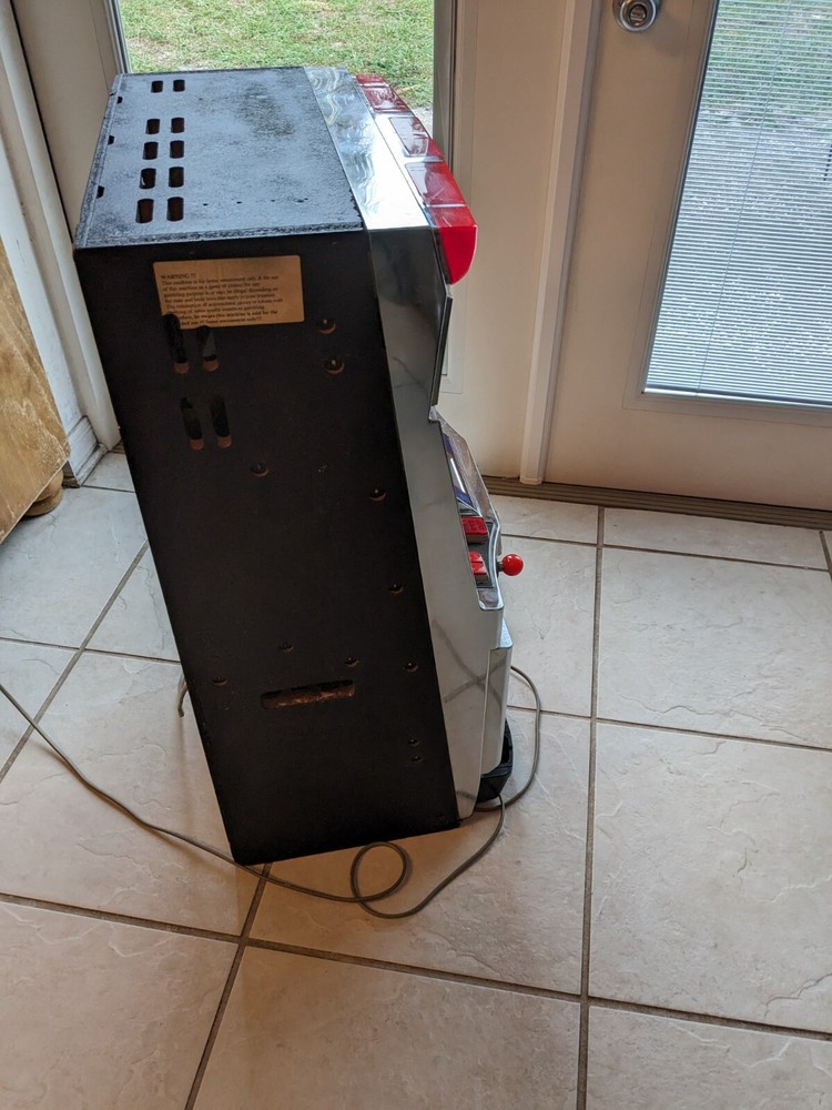 YAKATA LCD SLOT MACHINE 32 INCHES TALL
