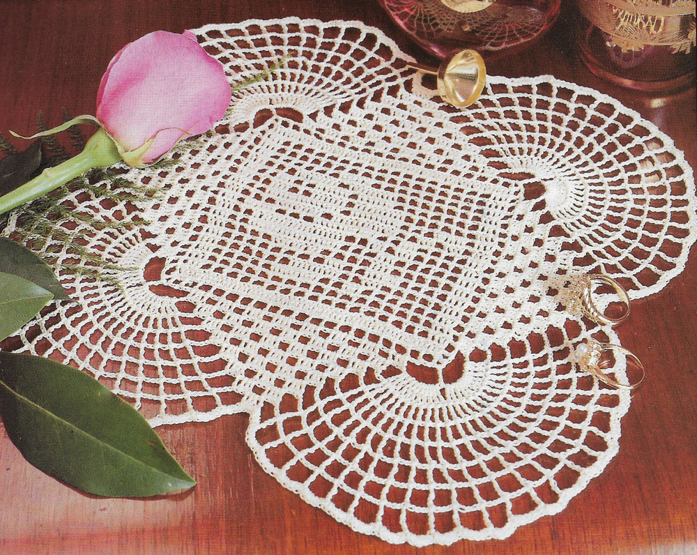 Solitary Rose Doily crochet pattern instructions