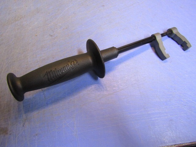 1 Milwaukee 516067 Adjustable Auxiliary Handle Replacement Hammer Drill Driver
