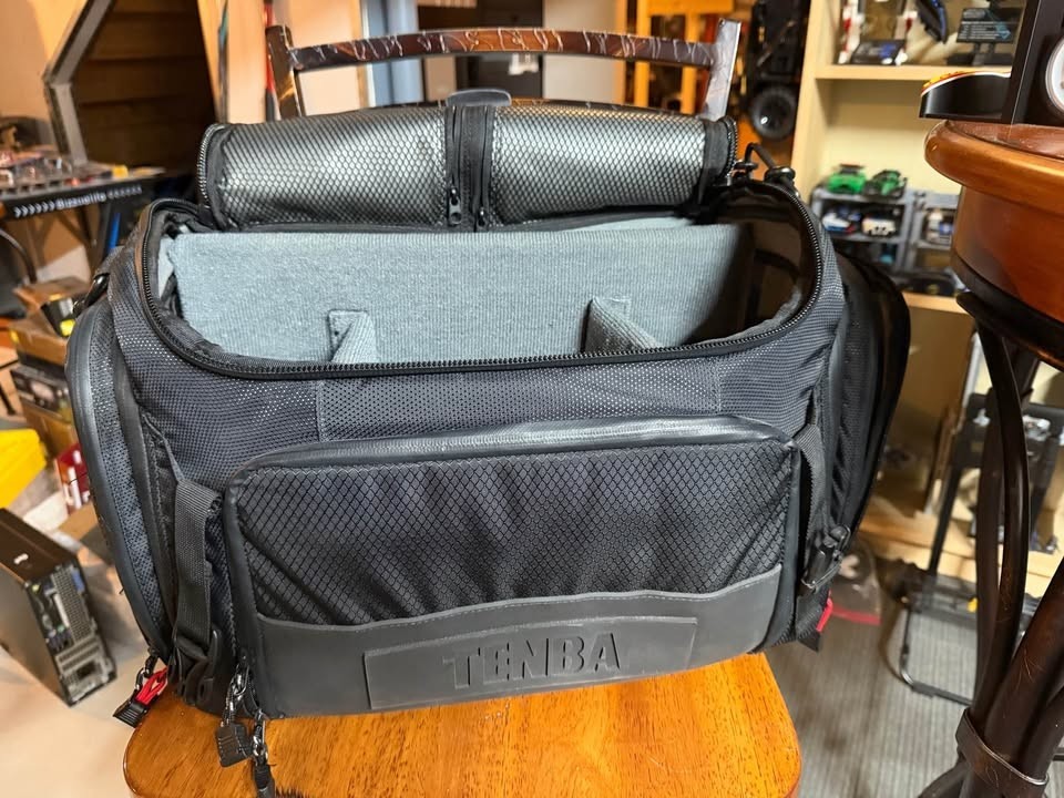Tenba Shootout shoulder bag large