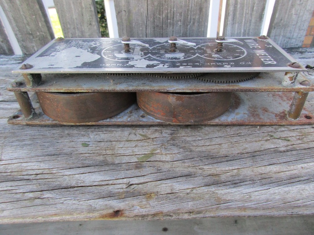 ANTIQUE WIRE METER IN FEET/MEASURE