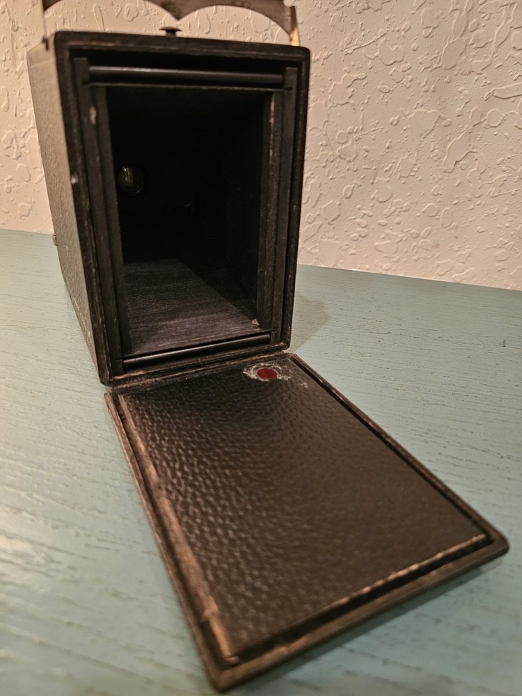 Vintage Early 20th Century Unbranded Box Camera-Good