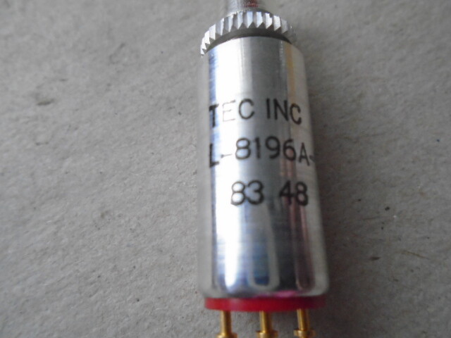 1 EA NOS TEC INC. RED PANEL INDICATOR LIGHT P/N: L-8196A-1