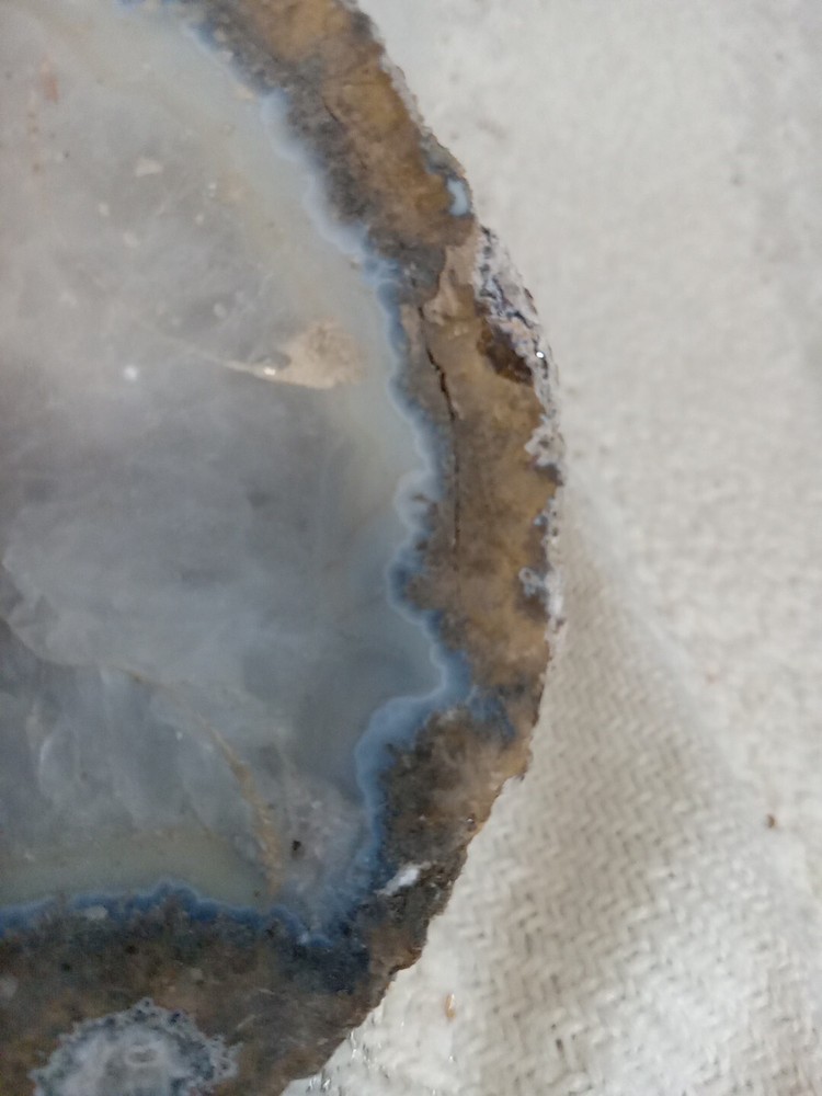Geode Half w/light blue +Bonus Rock
