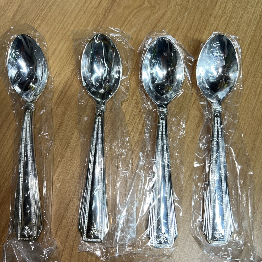 VTG. 20-PC. SILVER PLATED FLATWARE SET 4-PLACE SETTINGS REGENT SQUARE SEALED