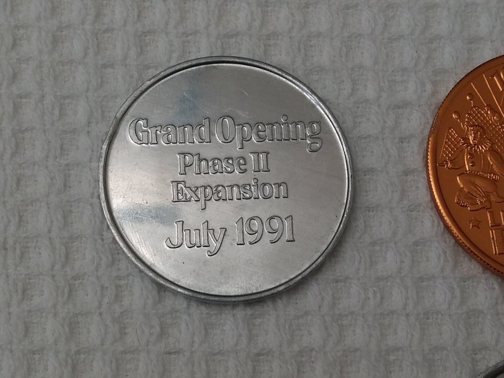 Vintage 4 Tokens All Different #005