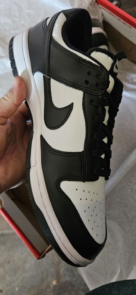 Womens NIKE Pandas Size 6