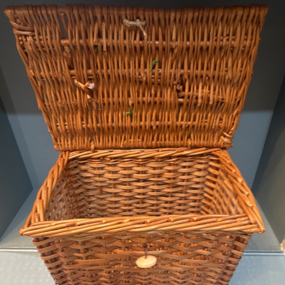 Rectangular Wicker purse Basket Brown Lidded with Handle cherry Décor