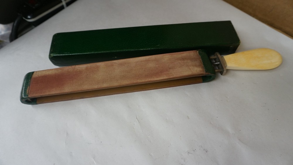 Vintage Razor Sharpening Strop