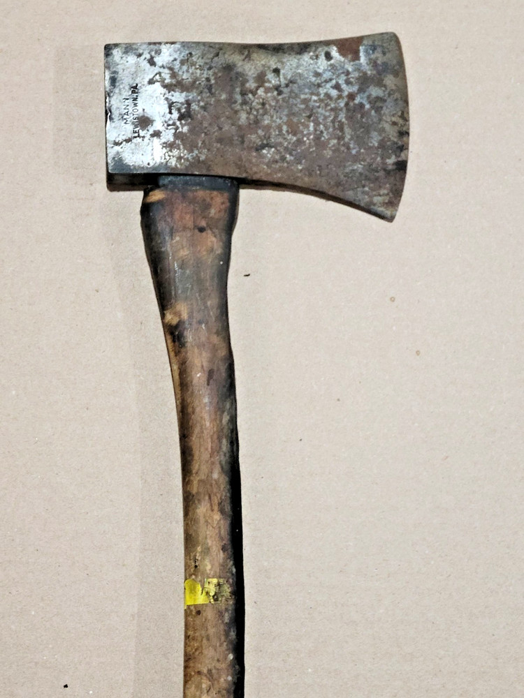 MANN TRUE AMERICAN VINTAGE AXE LEWISTON PA 27"
