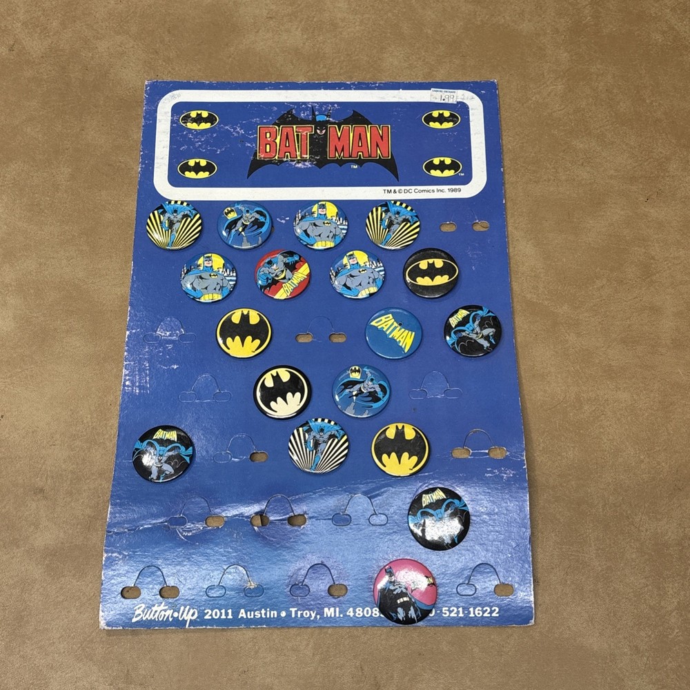 Vtg 1989 Batman DC Comics Pin back Button Lot (18) With Stand Display