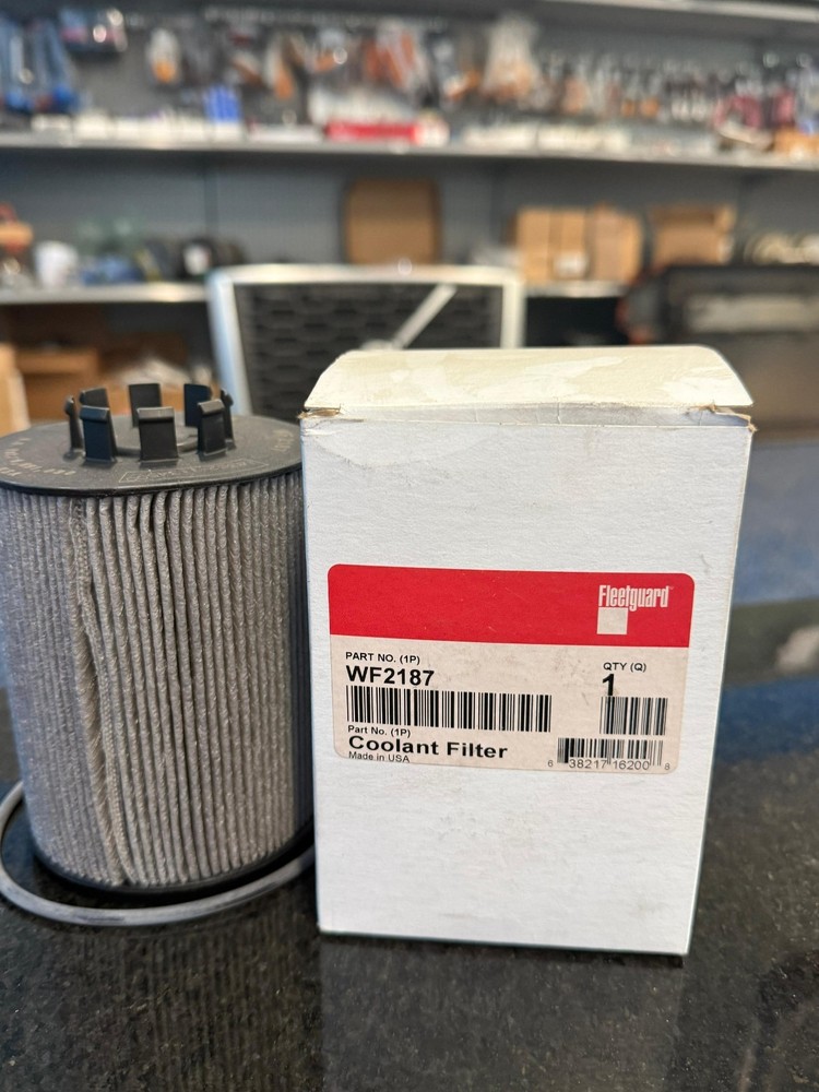 Fleetguard WF2187 Coolant Filter Element Replacement Part