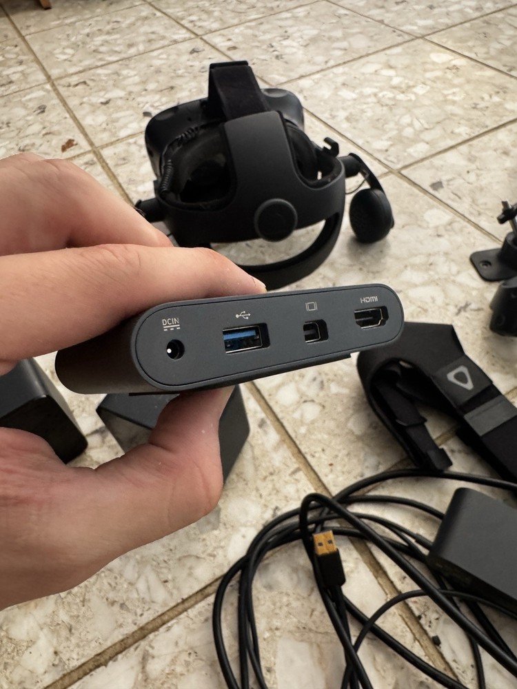 HTC Vive VR Headset Bundle + Pro Audio Strap (Read Description)