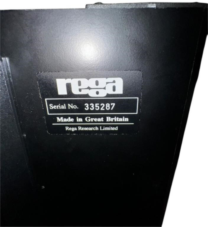 Rega Planar P3 Turntable